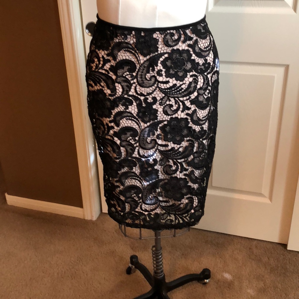 H&M black and nude lace skirt